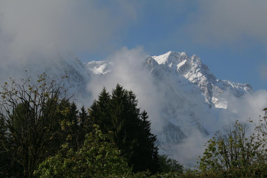 Das Schoenanger Ferienwohnungen Grainau Esterno foto
