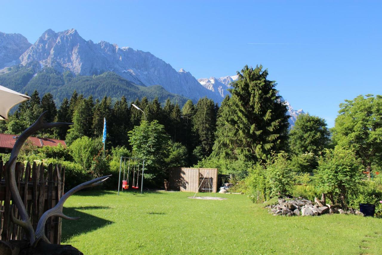 Das Schoenanger Ferienwohnungen Grainau Esterno foto